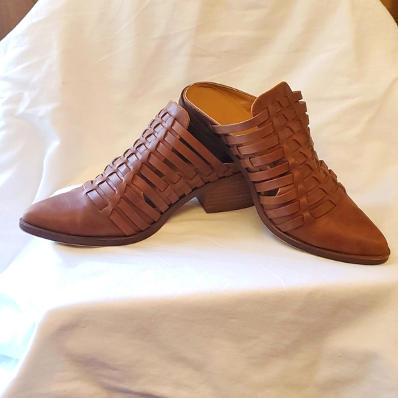 Report Shoes - Report Woman's Slip-on Mule Shoes EUC